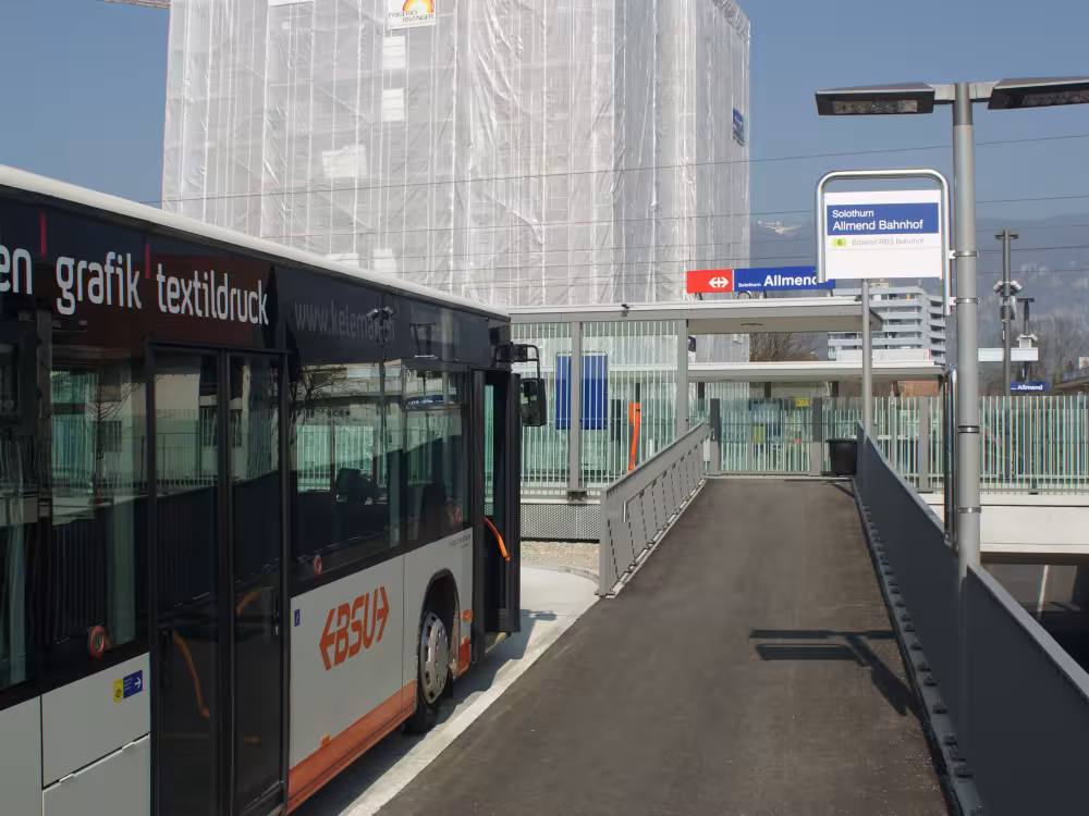 BSU Bus an der Haltestelle Solothurn Allmend