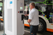 Geladen werden die e-Busse in der BSU-Garage